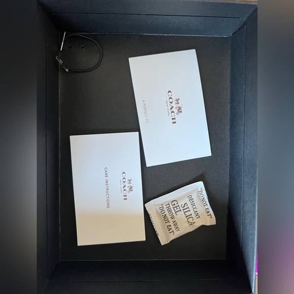 EUC Coach Empty Box & paper bag - Picture 5 of 6